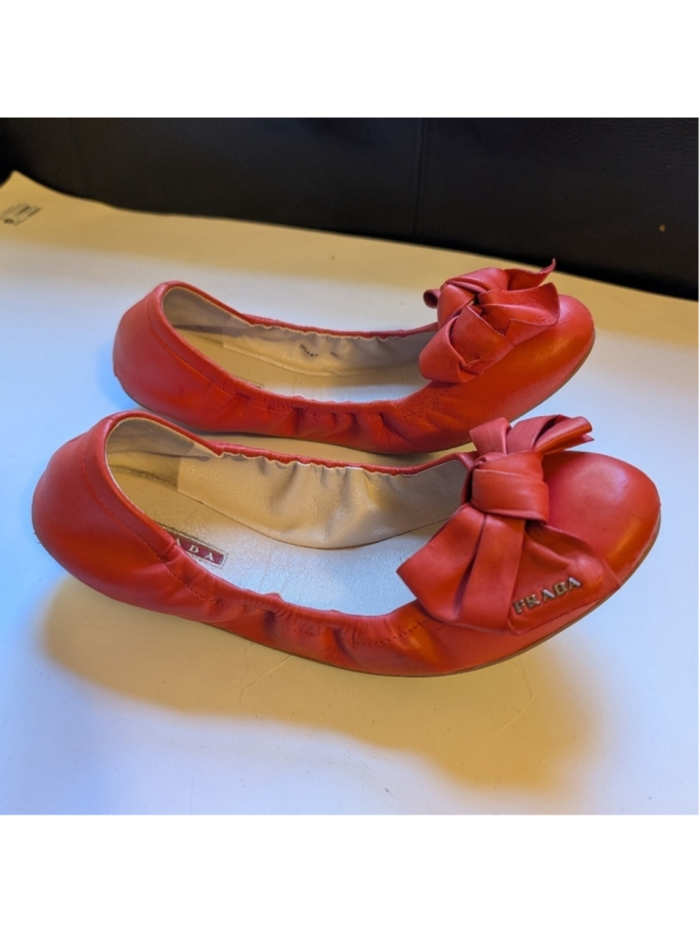 Prada Coral Red Leather Bow Logo Scrunch Ballet Flats Size 40 in GUC
